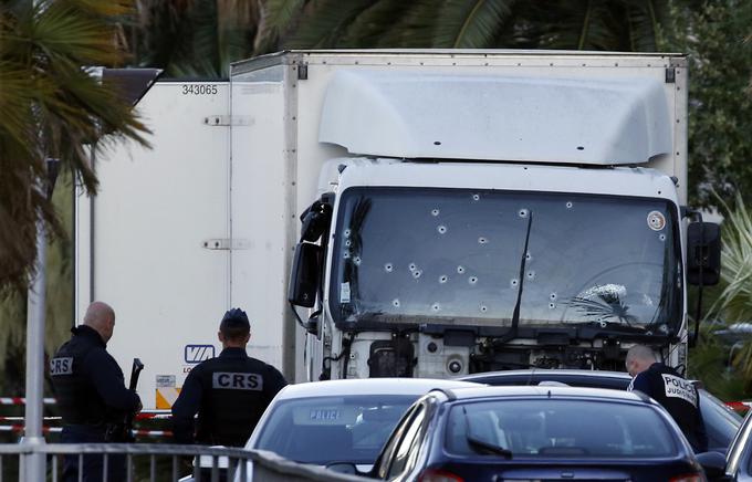 Prestreljeni tovornjak. | Foto: Reuters