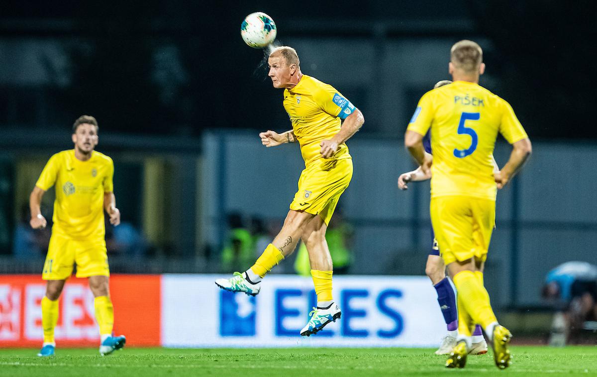 NK Domžale NK Maribor | Članski zasedbi Domžal v tej sezoni ne gre vse po načrtih. Drugače je v vrstah mladincev. | Foto Grega Valančič / Sportida