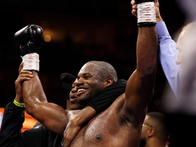 Dubois hitro opravil z Wardleyjem in obdržal pas WBO