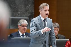 Premier Golob: Rezultati ne bodo vidni čez noč, stanovanja za mlade se že gradijo