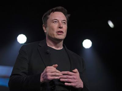 Musk bo preimenoval svoje podjetje: sledil je navodilom Trumpa