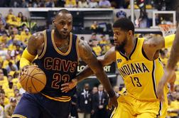 Izjemni LeBron James poskrbel za zgodovinsko vrnitev Clevelanda #video