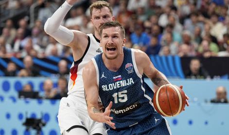 V živo: Dončiću že v tretji minuti tehnična napaka, a Slovenija je povedla