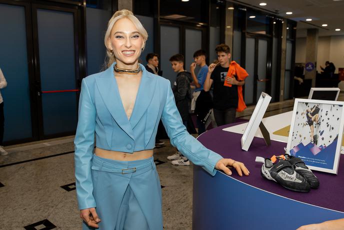 Večer, ko je Janja Garnbret kar trikrat ostala brez besed – od Mikaele Shiffrin in DJ Umeka do 318 tisočakov za mlade talente #video