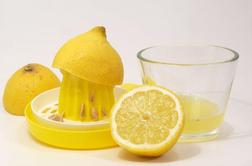 Minuta za zdravje: Z limoninim sokom nad mozolje
