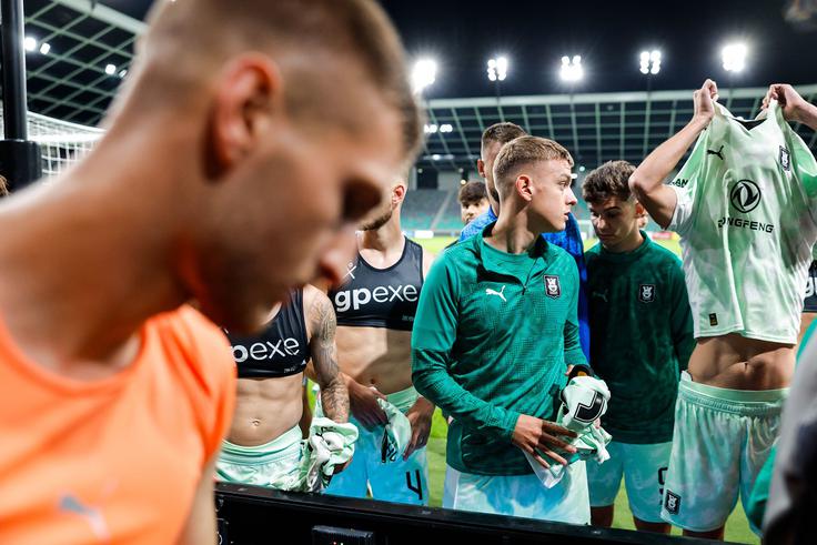 Nogometaši Olimpije so ostali brez dresov. | Foto: Aleš Fevžer