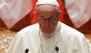 Papež sprejel odstop še dveh čilskih škofov