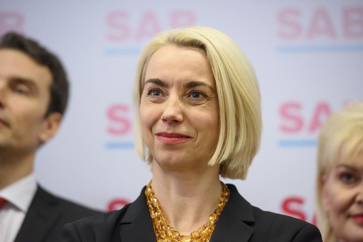 Nosilka liste SAB Angelika Mlinar poudarja, da Hrvaška ne more vstopiti v schengen, dokler ne bo spoštovala in implementirala arbitražne razsodbe o meji s Slovenijo. | Foto: STA ,