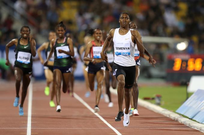 Južnoafričanka Caster Semenya je na 1500 m s silovitim finišem prišla do zanesljive zmage. | Foto: Reuters