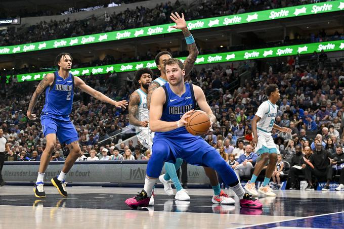 Luka Dončić je od druge četrtine naprej stiskal zobe, mučil ga je gleženj. | Foto: Reuters