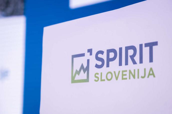 Spirit | Po neuradnih informacijah so javno agencijo Spirit, ki je uradno vodila razpis, ta teden že obiskali kriminalisti Nacionalnega preiskovalnega urada (NPU). Zanimala naj bi jih razpisna in druga dokumentacija, iz katere naj bi bilo razvidno, kdo so osebe, ki so vodile razpis in izbirale prejemnike subvencij. | Foto Boštjan Podlogar/STA