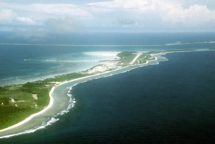 Letališče na otoku Diego Garcia ima 3.600 metrov dolgo vzletno-pristajalno stezo, ki je primerna za največja bombniška, transportna in izvidniška letala ameriških zračnih sil. | Foto: Guliverimage
