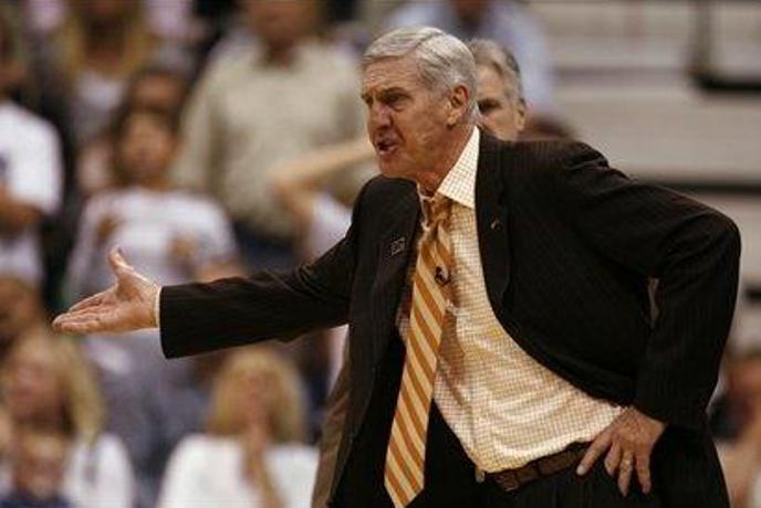 Jerry Sloan bo še naprej vodil Utah