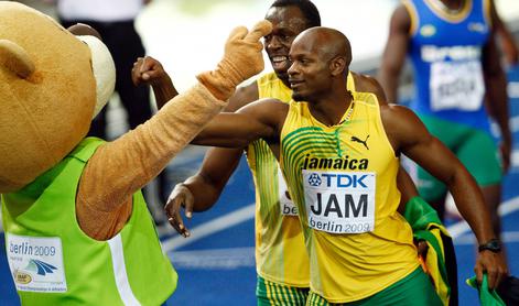 Legendarni Jamajčan pri 40 letih uradno sklenil sprintersko kariero