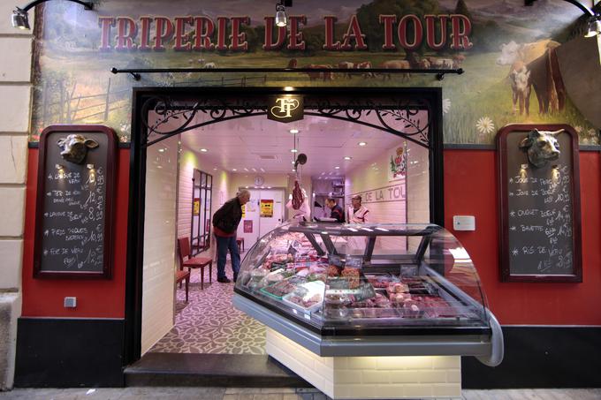 Francoski mesarji močno nasprotujejo uporabi "mesnih" imen jedi, kot so zrezek, file, slanina ali klobasa, za jedi, ki niso iz mesa.  | Foto: Reuters