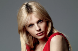 Bizarno: Andrej Pejić oglašuje modrček push-up 
