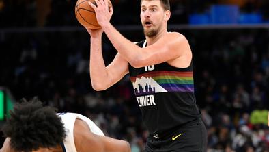 Dallasu se znova ni izšlo, Jokić poskrbel za potezo večera #video