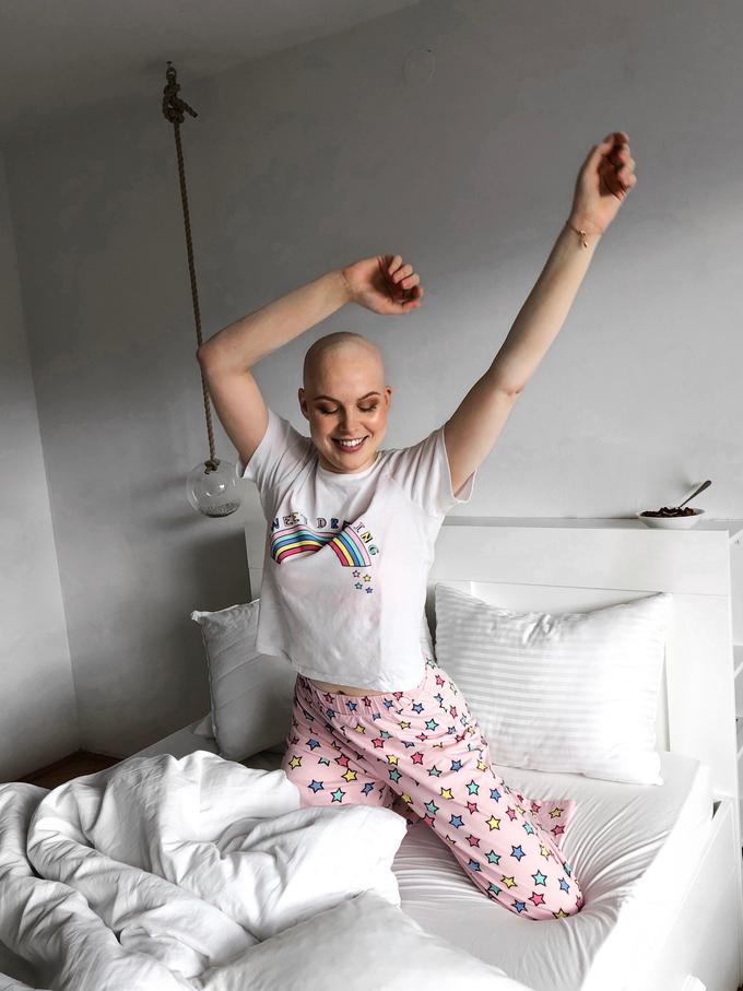 Ana je zaradi kemoterapij izgubila vse lase.  | Foto: osebni arhiv/Lana Kokl