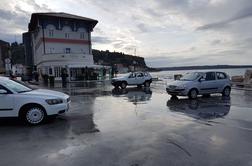 Sirena na obali: Izola in Piran poplavljena