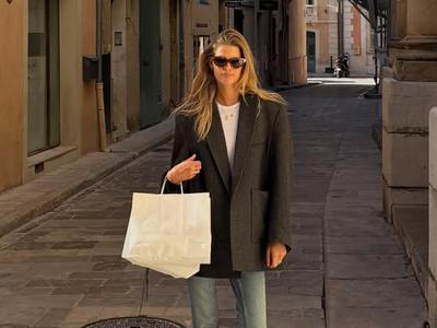 Nemška lepotica navdušila z brezčasnim videzom, ki ga boste želeli posnemati