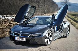 BMW i8: Elektrika še nikoli ni bila tako privlačna (video)