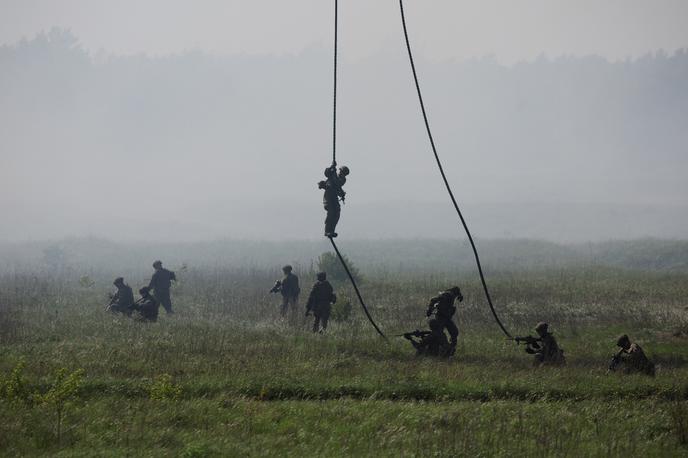 vojska ukrajina rusija poljska vojska | Republika Slovenija bo v postopku intervenirala na strani Ukrajine. | Foto Reuters