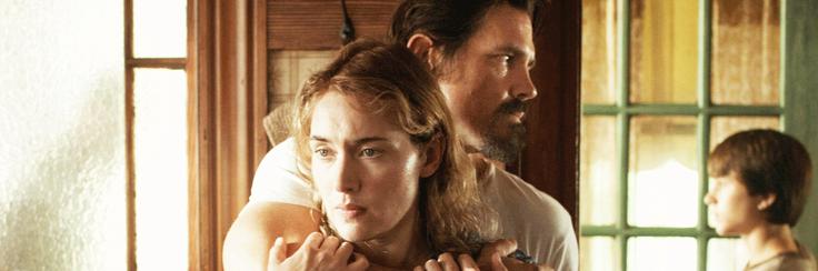 Depresivna samohranilka (Kate Winslet) in njen sin ponudita prevoz ranjenemu moškemu (Josh Brolin), ki pokaže nenavaden dar za gospodinjska opravila. Medtem ko policija v mestu išče pobeglega jetnika, se med tremi osebami splete globoka vez. • V soboto, 28. 4., ob 15.10 na Cinemax 2.* │ Tudi na HBO OD in HBO GO. | Foto: 