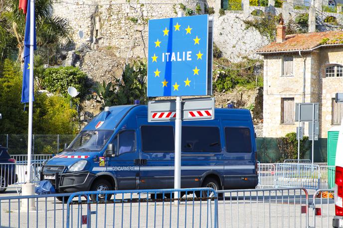 meja | Italija si sicer kopensko mejo deli s štirimi članicami schengenskega območja - Slovenijo, Avstrijo, Francijo in Švico. | Foto Guliverimage