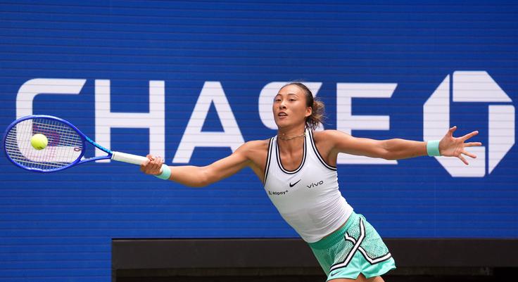 Qinwen Zheng je bila boljša v prvem nizu. | Foto: Reuters
