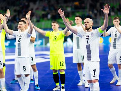 Slovenija v Stožicah po nujne točke za napredovanje