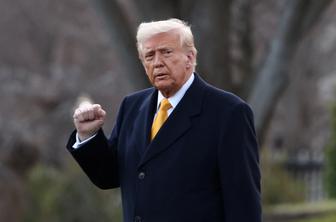 Trump začel trgovinsko vojno s svetom: kako globoko bodo danes padle borze?