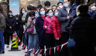 Kaos na Kitajskem: Čez zimo nas čakajo trije valovi koronavirusa