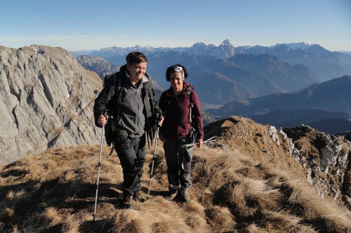 Andrej Stritar | Andrej in Urška Stritar sta v mladosti kot alpinista odkrivala klasične smeri slovenskih sten, pozneje pa zagnano raziskovala vrhove in pozabljene prehode doma in v tujini ter potovala v najbolj odmaknjene predele planeta, kjer sta se najraje lotevala gorniških izzivov. | Foto osebni arhiv Andreja Stritarja