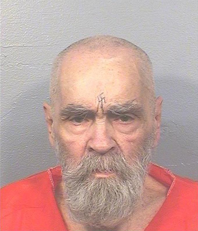 O Mansonu in njegovih privržencih so bile napisane številne knjige in posnetih več dokumentarcev. | Foto: Reuters