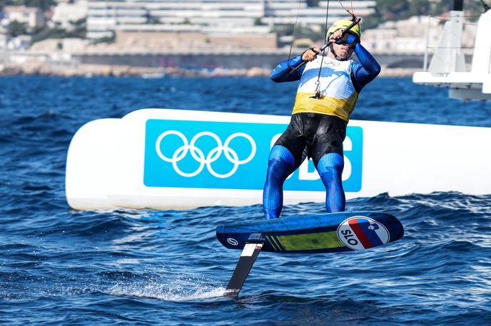 Pariz 2024 kajtanje Toni Vodišek | Toni Vodišek v finalu formule kite v Marseillu. | Foto www.alesfevzer.com