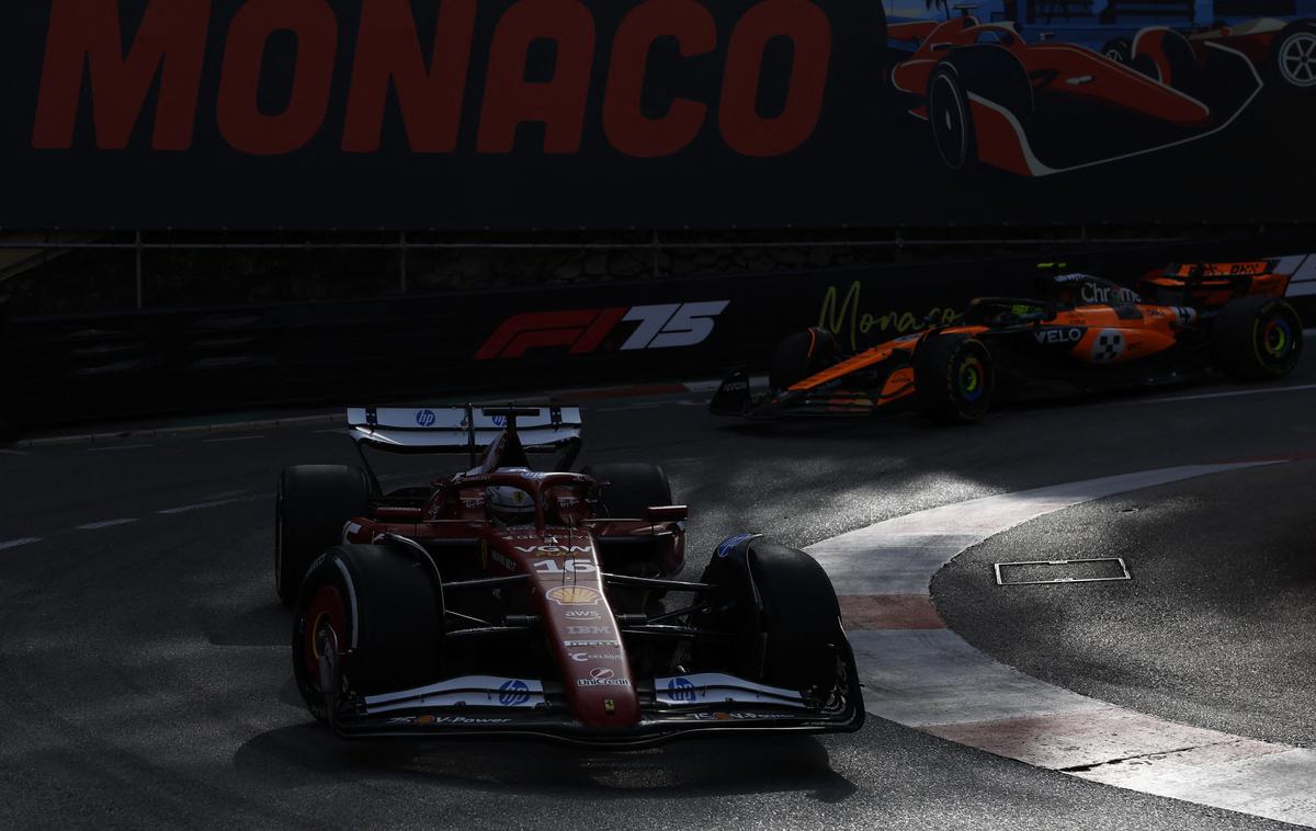 Monacko Charles Leclerc Ferrari McLaren | Oba petkova treninga v Monte Carlu je dobil Charles Leclerc, Ferrari se zdi povsem konkurenčen McLarnu. | Foto Reuters