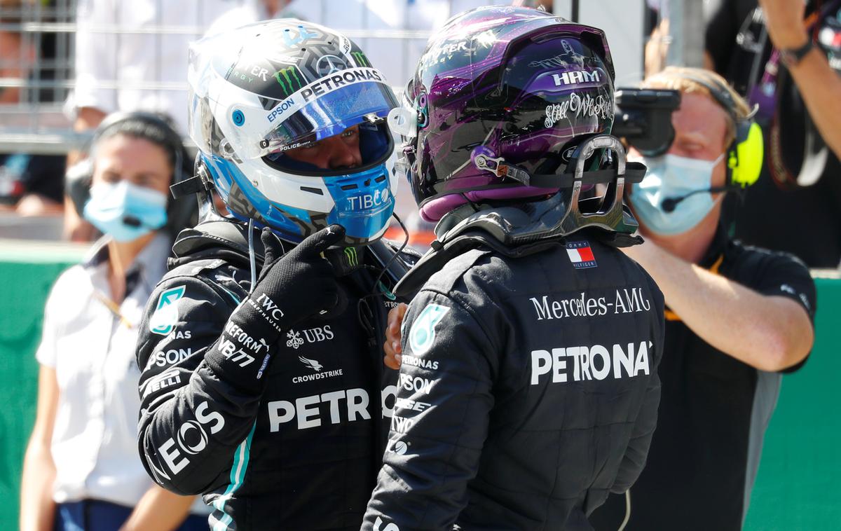 Valtteri Bottas & Lewis Hamilton | Valtteri Bottas si je privozil prvi "pole position" v novi sezoni formule ena. | Foto Reuters