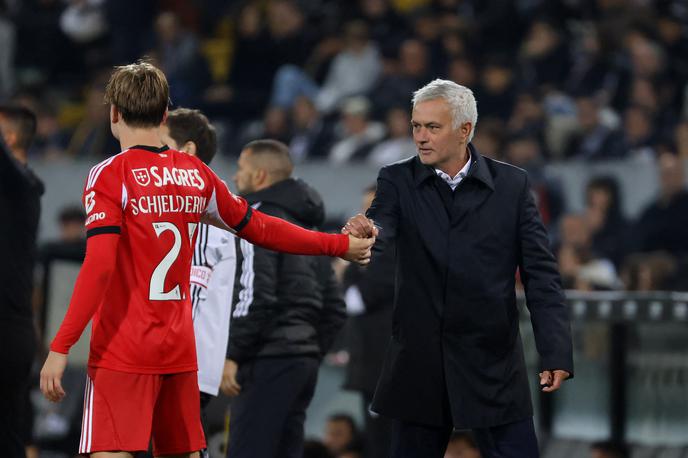 Andreas Schjelderup | Andreas Schjelderup si služi nogometni kruh pri Benfici, kjer je njegov trener Jose Mourinho. | Foto Reuters