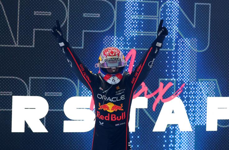 Max Verstappen je v Katarju slavil sedmo zmago sezone in 70. v formuli 1. | Foto: Reuters