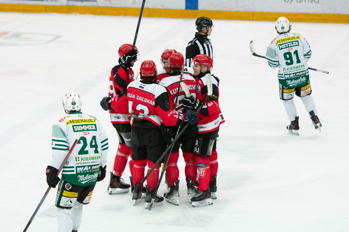 Hdd Jesenice | Jeseničani so drugi del odprli z zmago s 6:0 nad Bregenzerwaldom. | Foto Matias Demšar