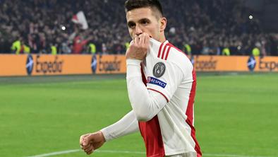 Srbski reprezentant podaljšal pogodbo z Ajaxom