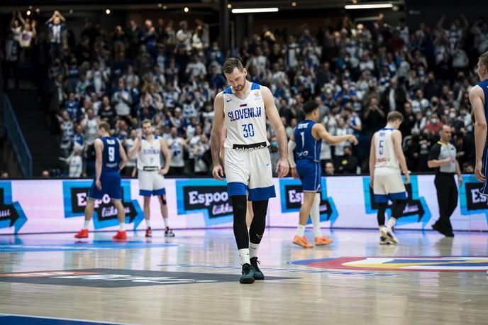 Finska : Slovenija, slovenska košarkarska reprezentanca, Zoran Dragić | Zoran Dragić je bil po porazu zelo razočaran. | Foto FIBA