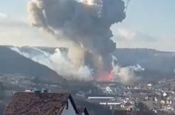 Silovita eksplozija v srbski tovarni vzela dve življenji, več ljudi je ranjenih #video