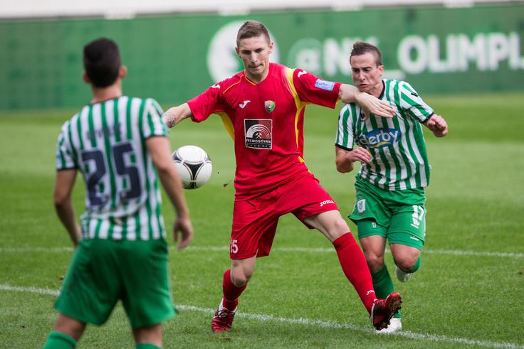 Rajko Rotman V 1. SNL je nazadnje igral v Velenju. Tako se je potegoval za žogo z Maticem Finkom, še enim slovenskim legionarjem v Turčiji. | Foto: Matic Klanšek Velej/Sportida