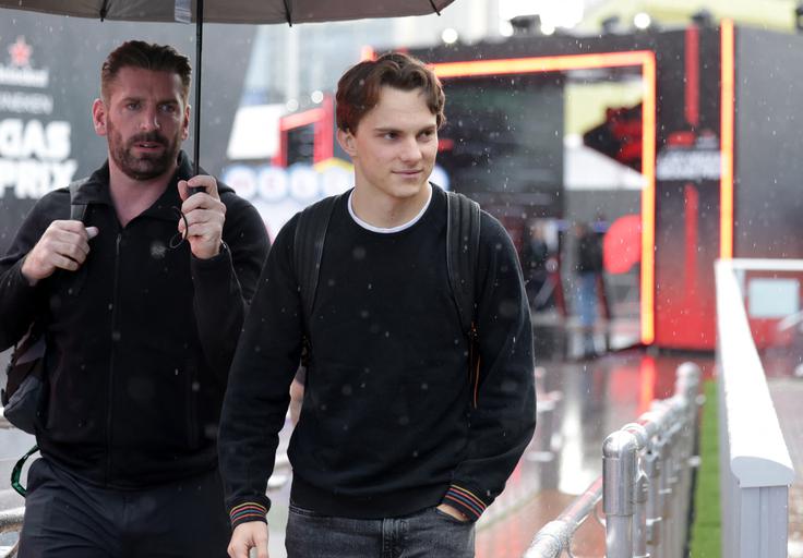 Oscar Piastri že pet dni ni bil na stopničkah. | Foto: Reuters