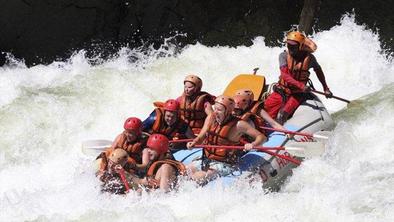 Rafting na Zambeziju: "rodeo" na razjarjenih brzicah