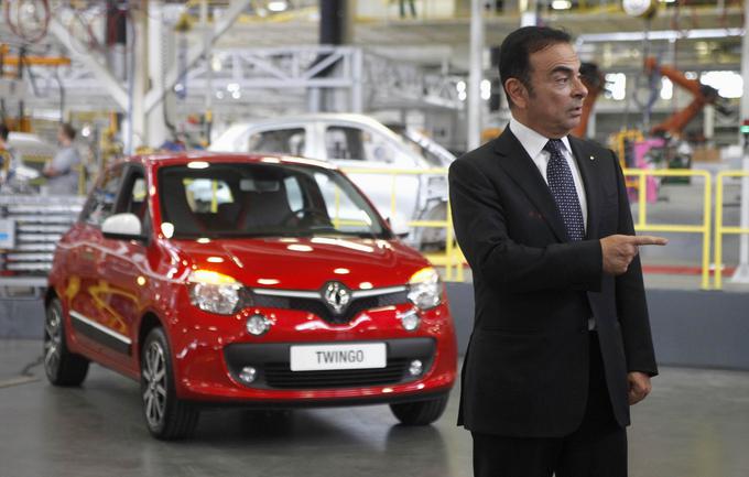 Predsednik Renaulta Carlos Ghosn ob obisku Revoza, kjer izdelujejo twinga. Ta avtomobil je na voljo le z bencinskimi motorji. | Foto: Renault