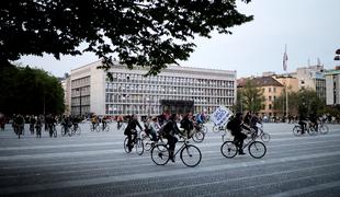 Protestirali s kolesarjenjem po Ljubljani #foto #video