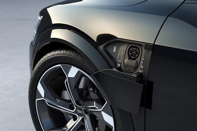Serijski polnilec AC bo 11-kilovatni, na voljo pa bo tudi 22-kilovatni. | Foto: Audi