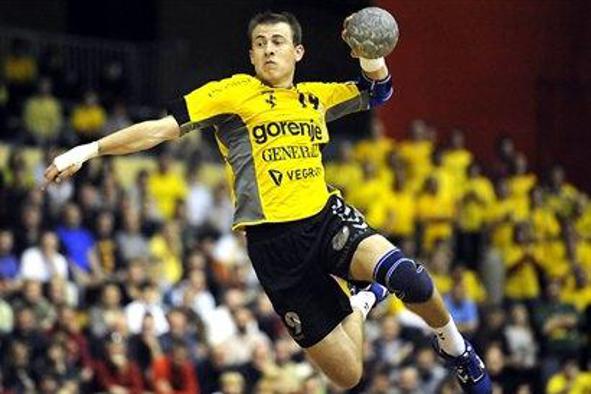 Derbi zasluženo pripadel gostiteljem